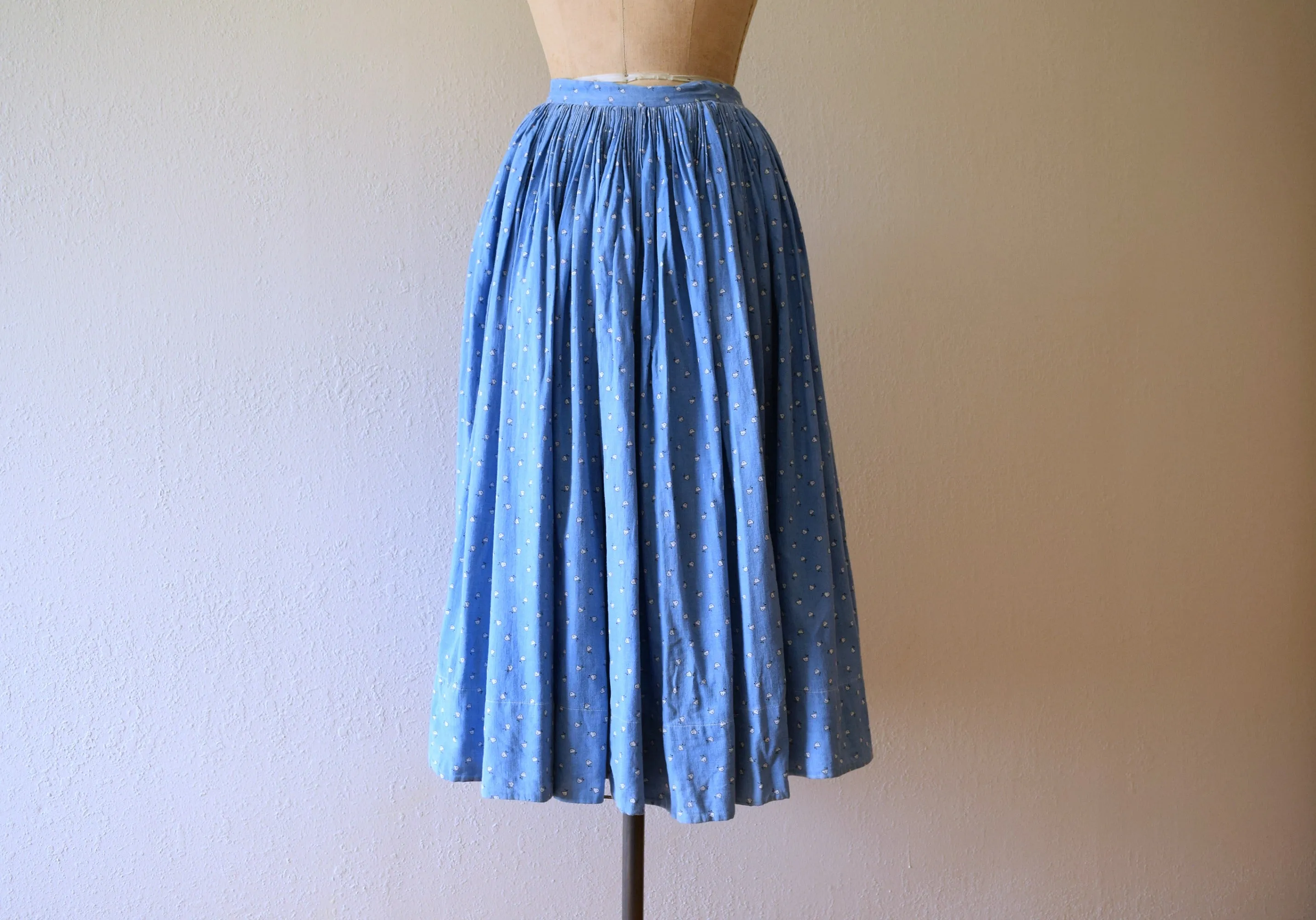 Antique calico skirt . vintage blue print skirt