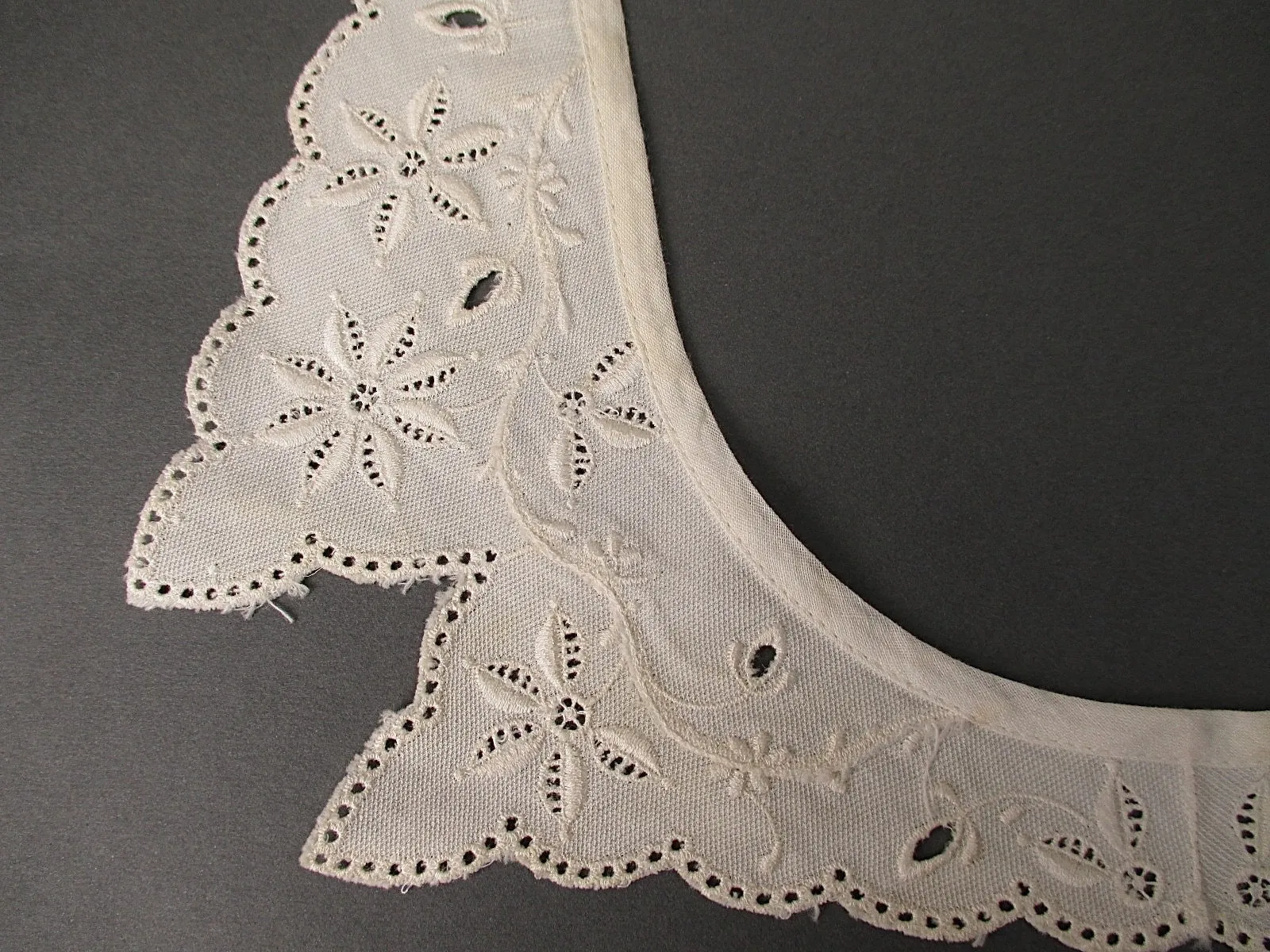 Antique Edwardian 1900s lace collar