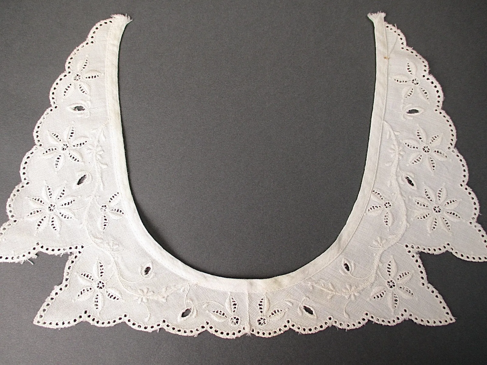 Antique Edwardian 1900s lace collar