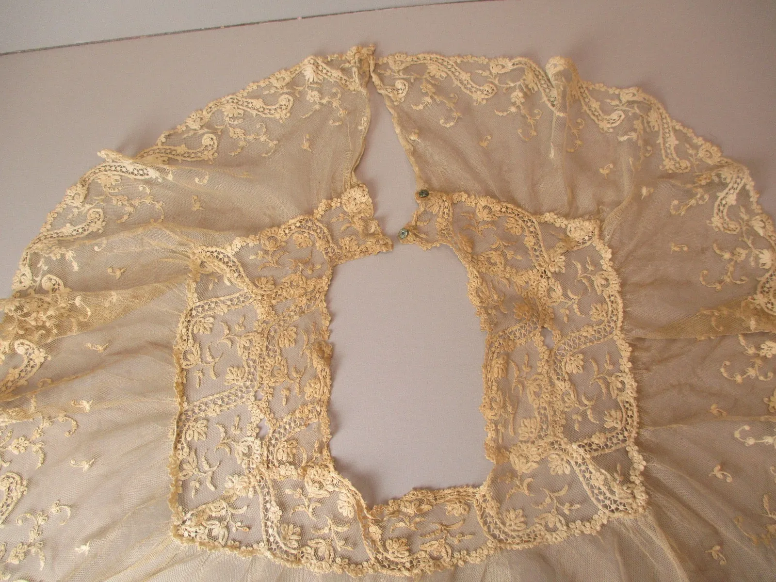 Antique Victorian Brussels lace Collar Tambour Embroidery
