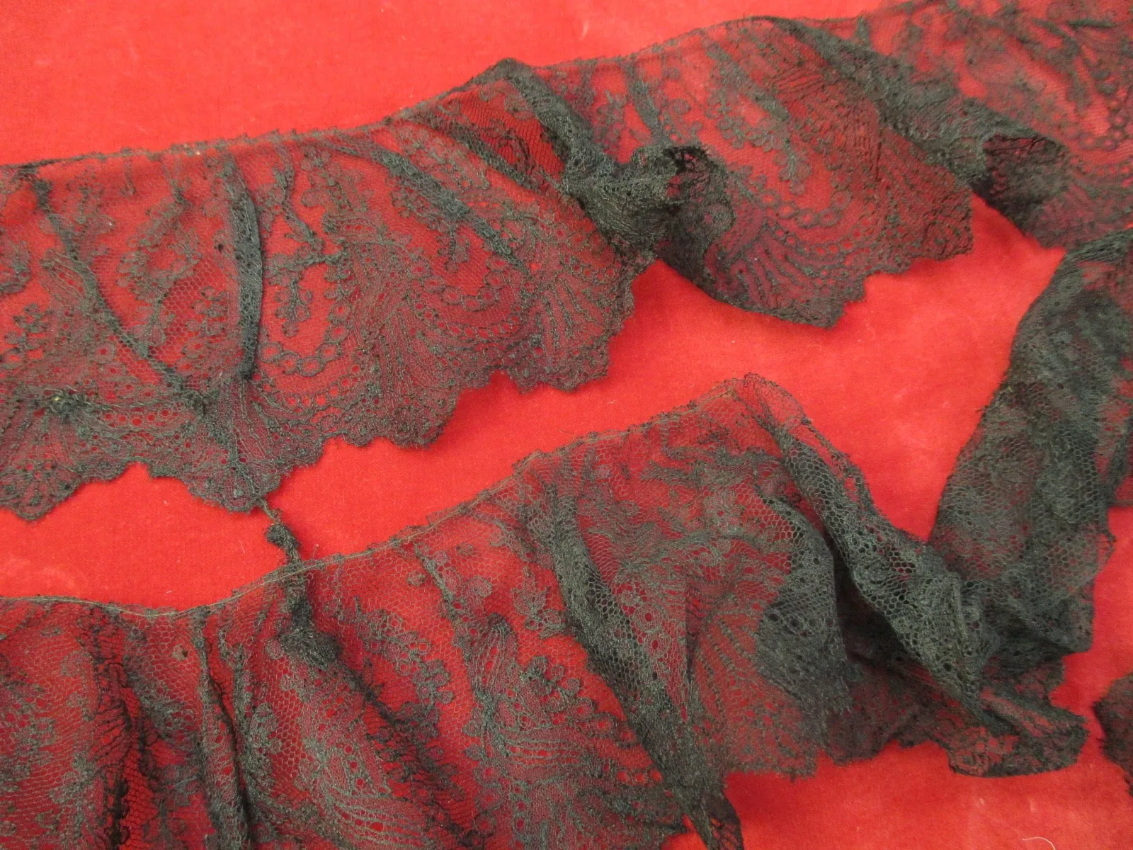 Antique Victorian Chantilly Lace Flounce