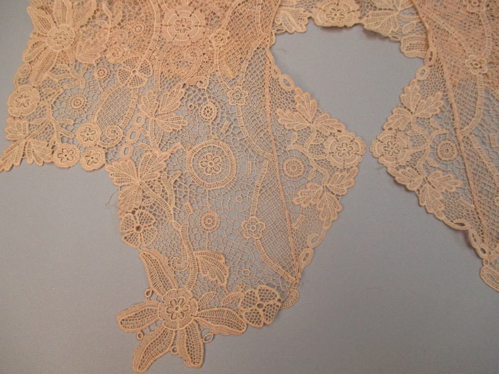 Antique Victorian Chemical lace Collar