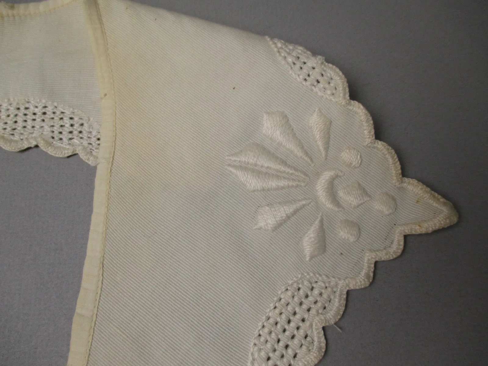 Antique Victorian Embroidered Collar