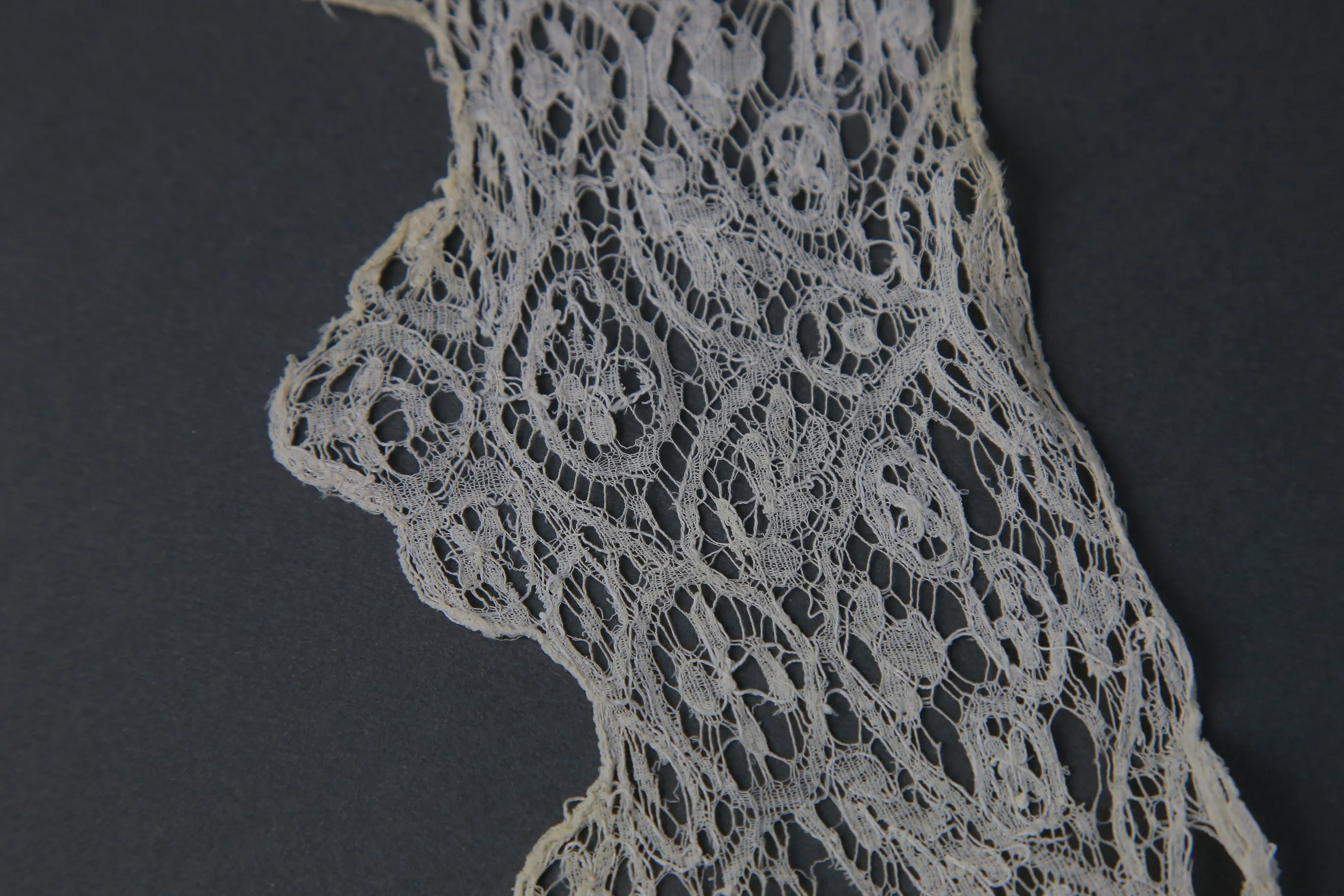 Antique Victorian older bobbin lace collar