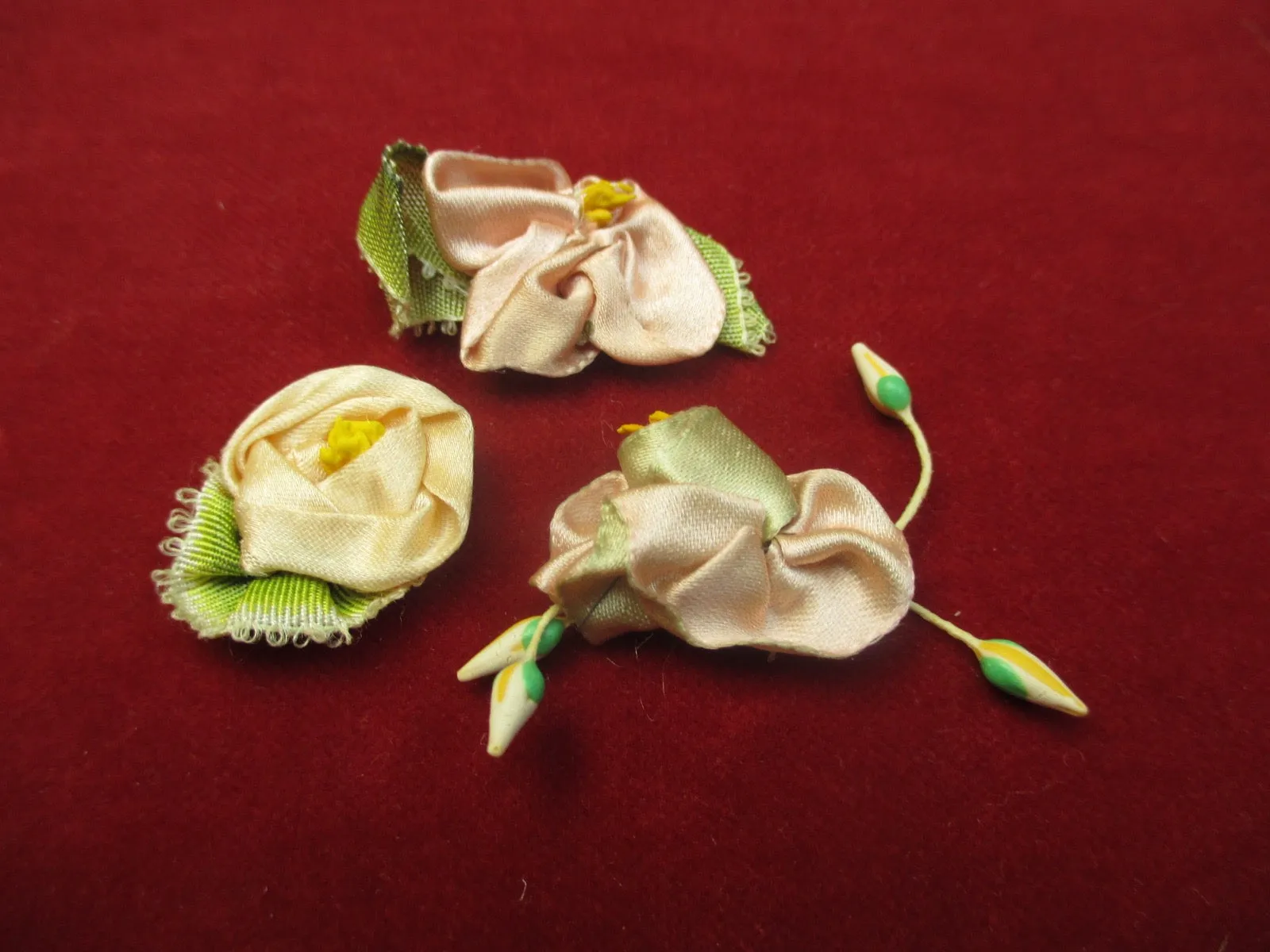 Antique Victorian silk ribbon rose ribbon art rosettes 3 pc