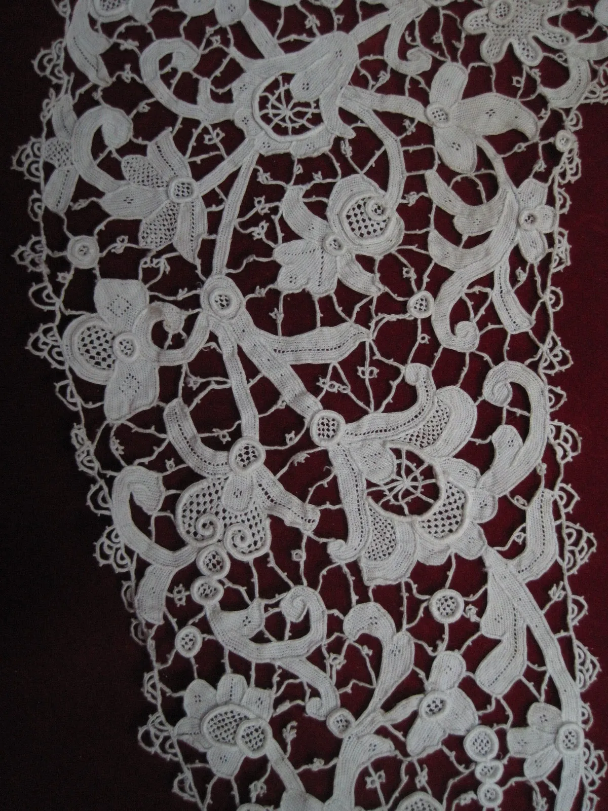 Antique Victorian Venetian Rose Point Needle lace collar