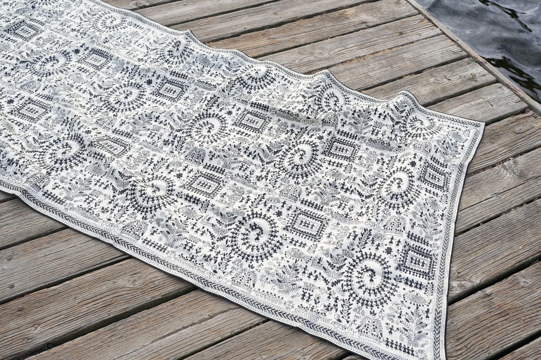 Black and white kantha dupatta