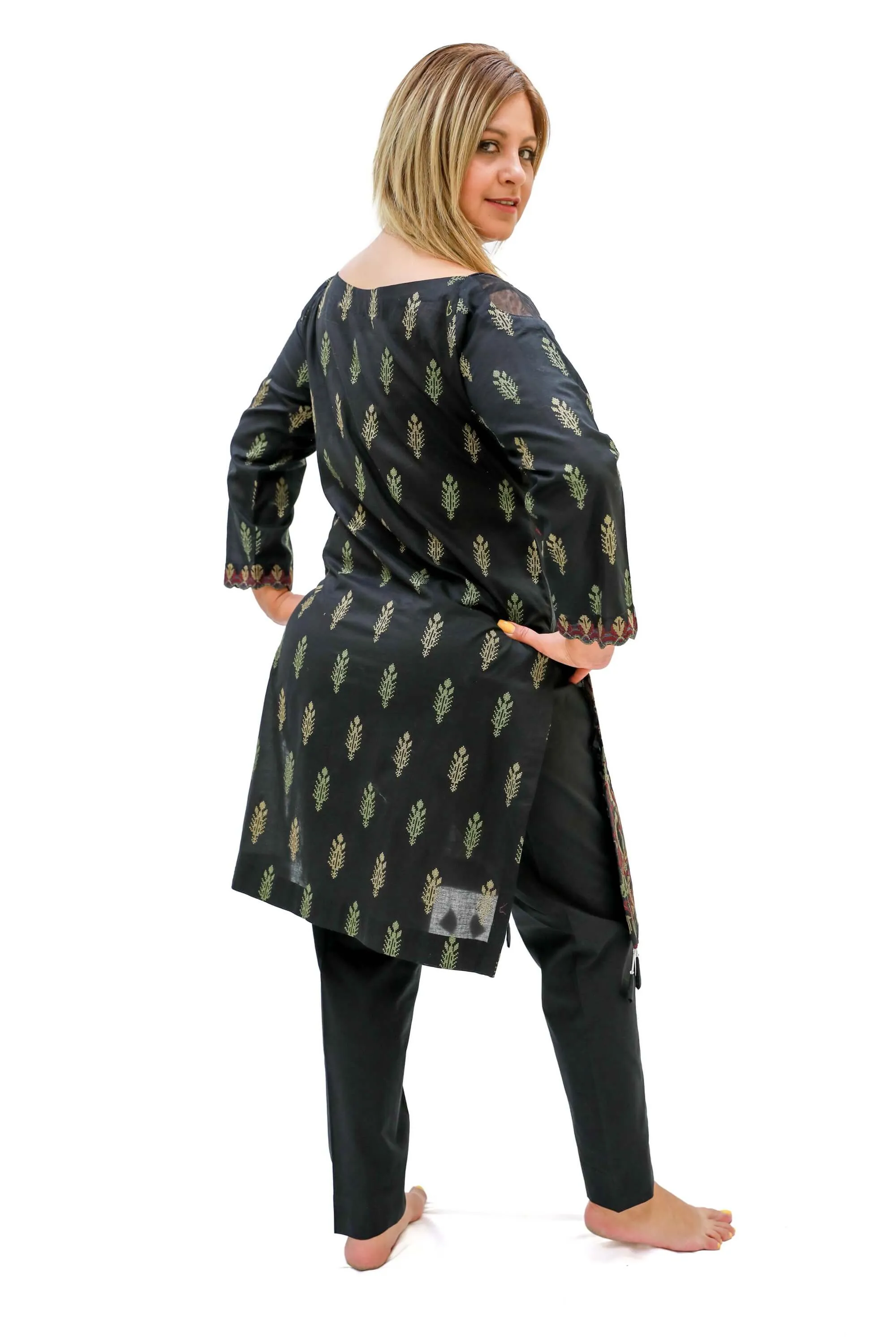 Black Lawn Print Salwar Kameez- Suit