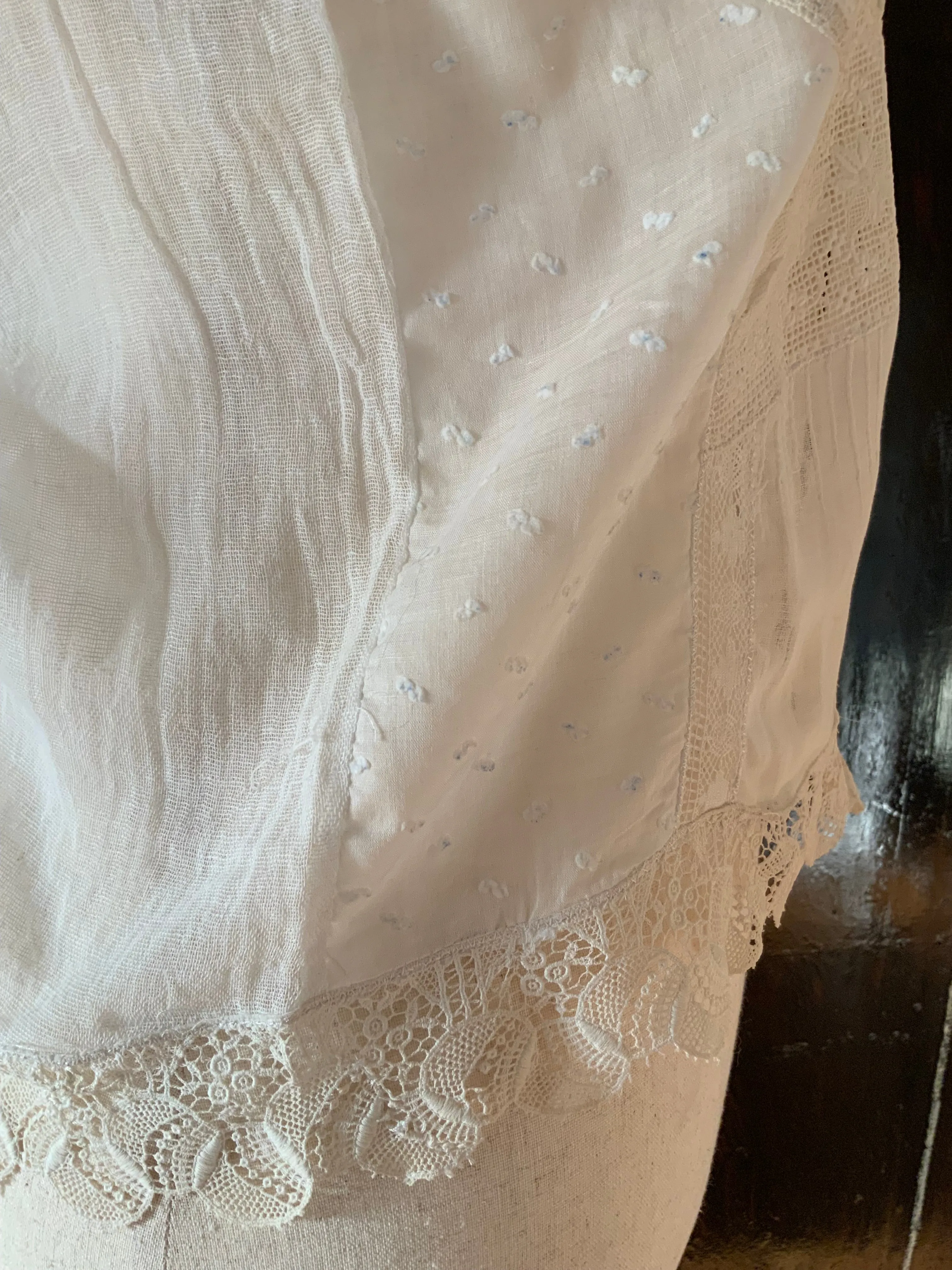 Blouse made with Antique Lace Apliques - Y2K - E10
