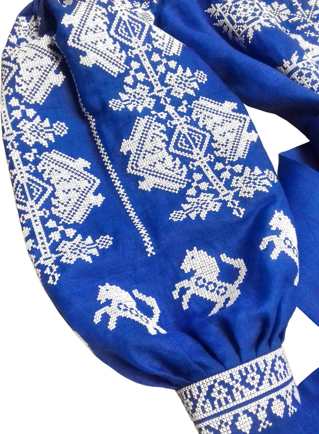 Boho style kaftan with embroidered horses