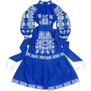 Boho style kaftan with embroidered horses