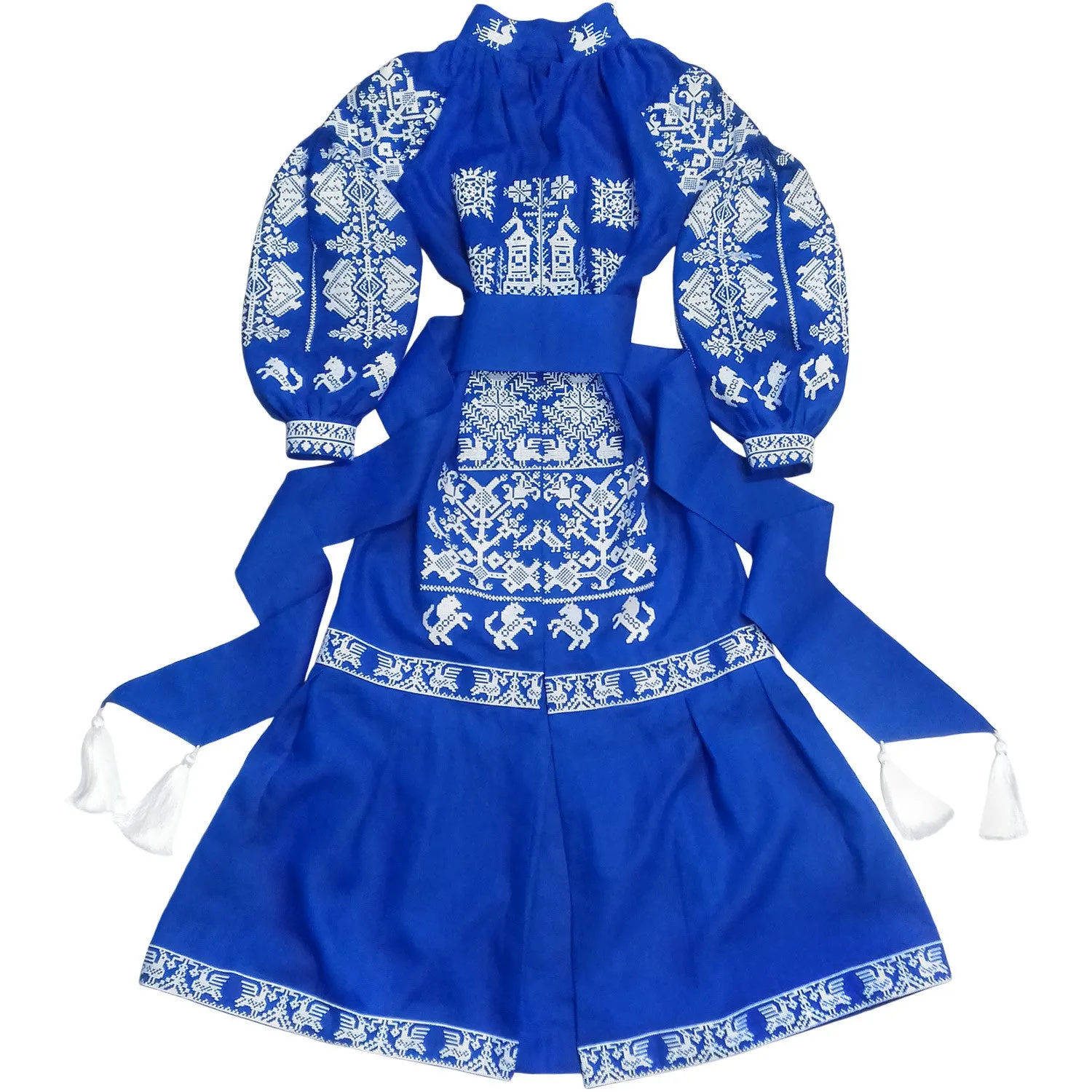 Boho style kaftan with embroidered horses