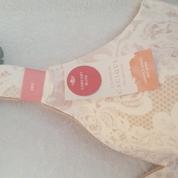 Cacique 38F No Wire Bra