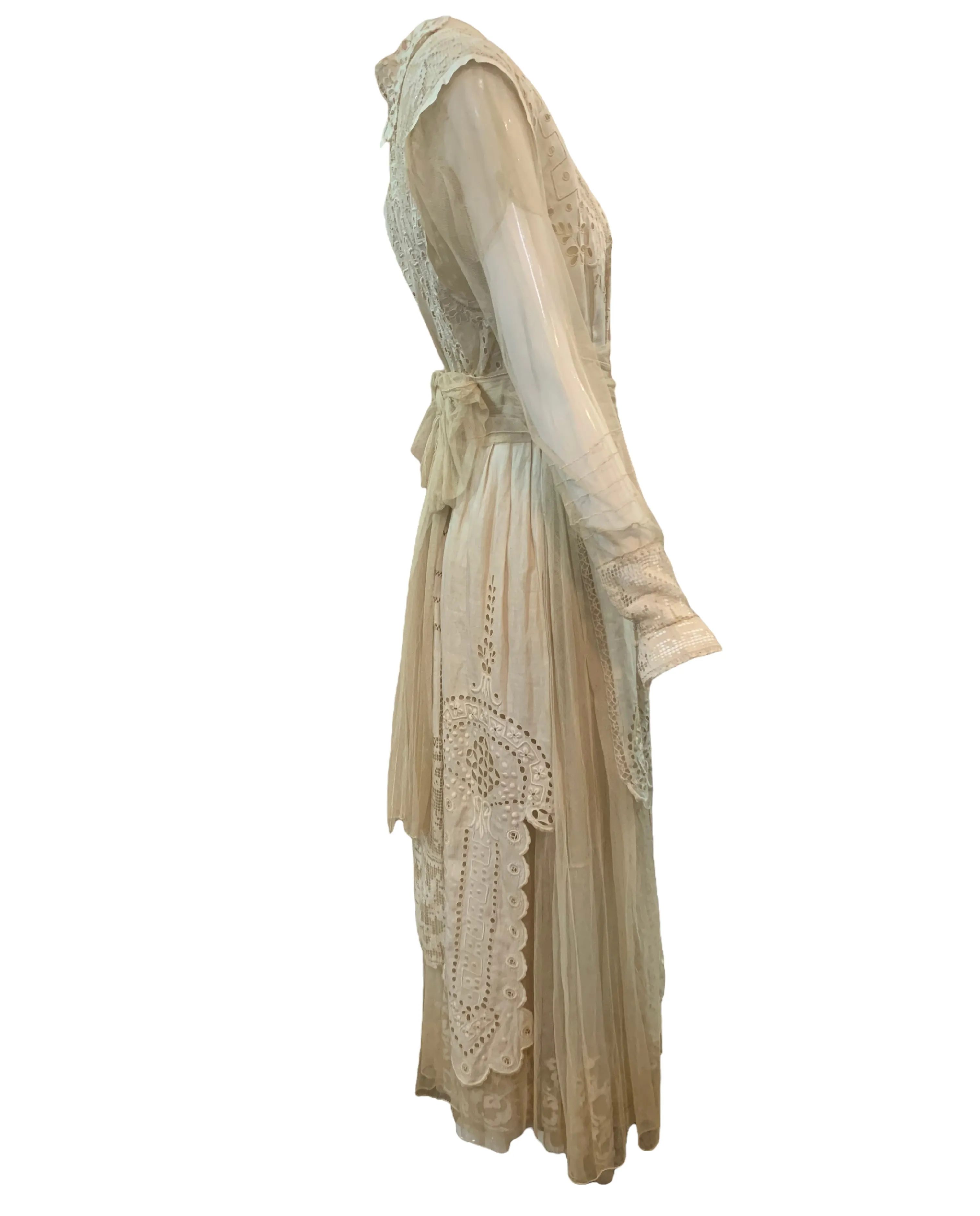 EDWARDIAN ARTS AND CRAFTS ECRU LINEN  DRESS