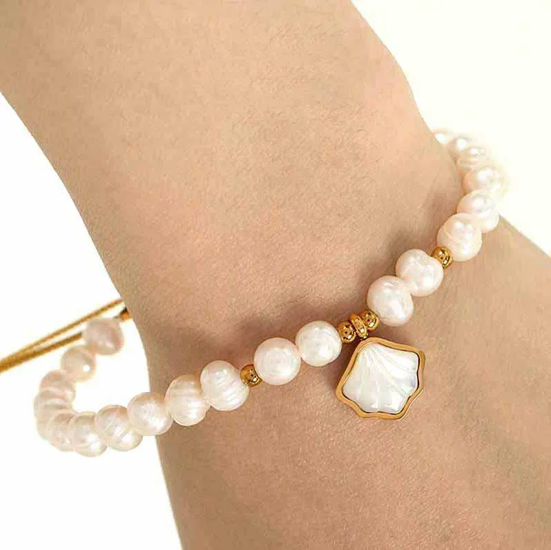 freshwater baroque pearl bolo bracelet