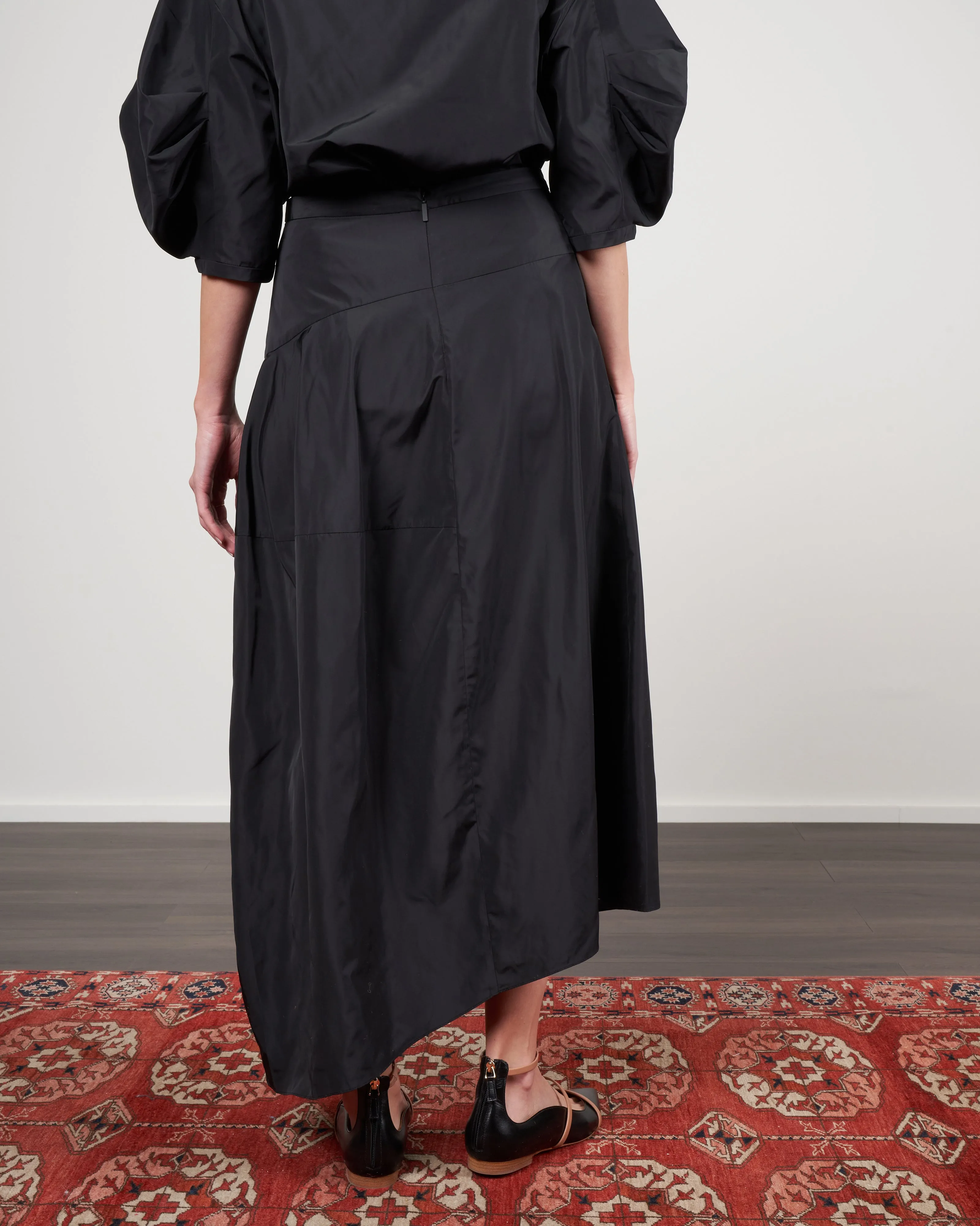 italian sporty nylon asymmetrical balloon skirt - black