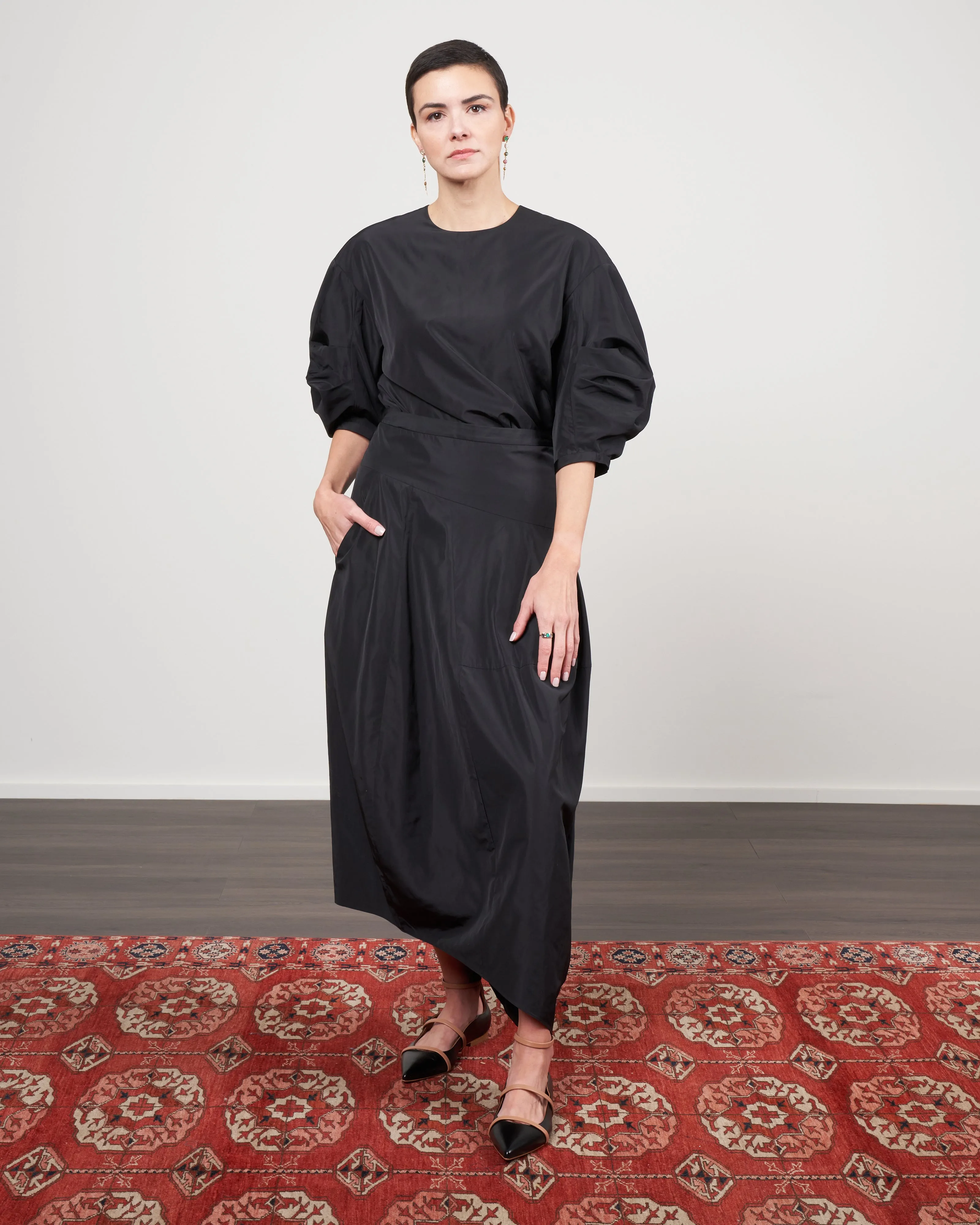 italian sporty nylon asymmetrical balloon skirt - black
