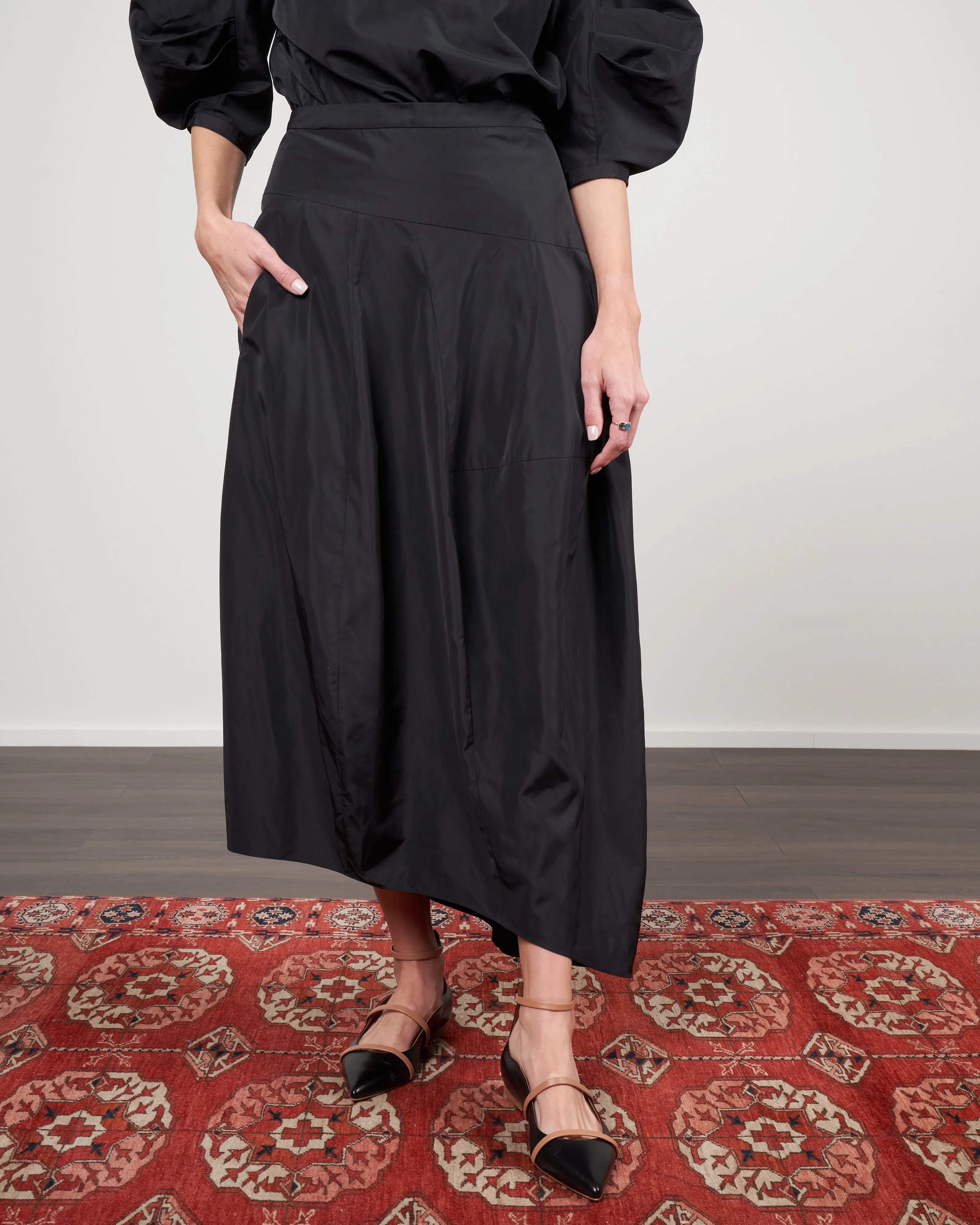italian sporty nylon asymmetrical balloon skirt - black
