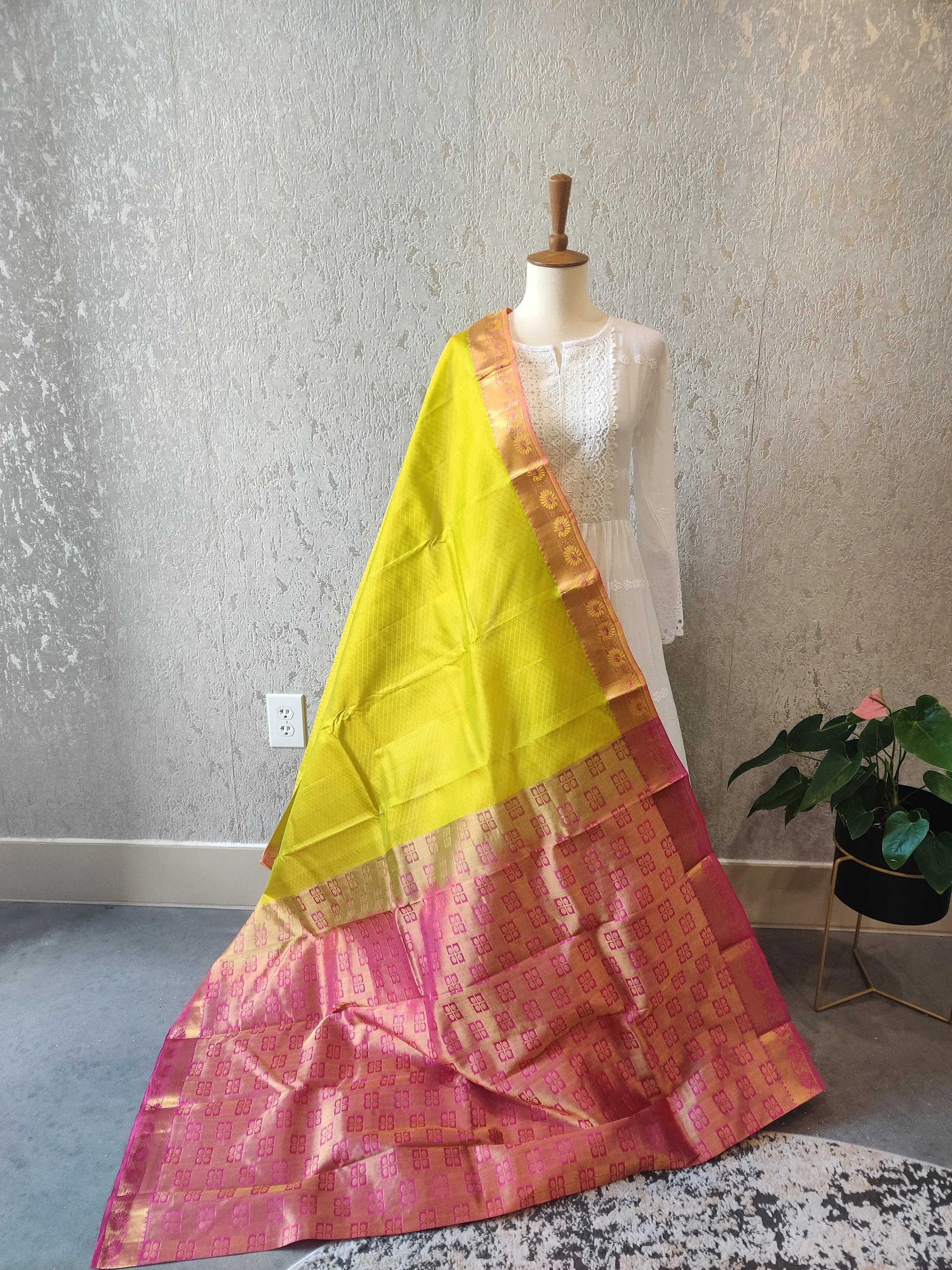 Kanchi Soft Silk saree Mehendi Green saree Gift saree Indian ethnicwear partywear saree traditional saree ethnic saree bridal saree