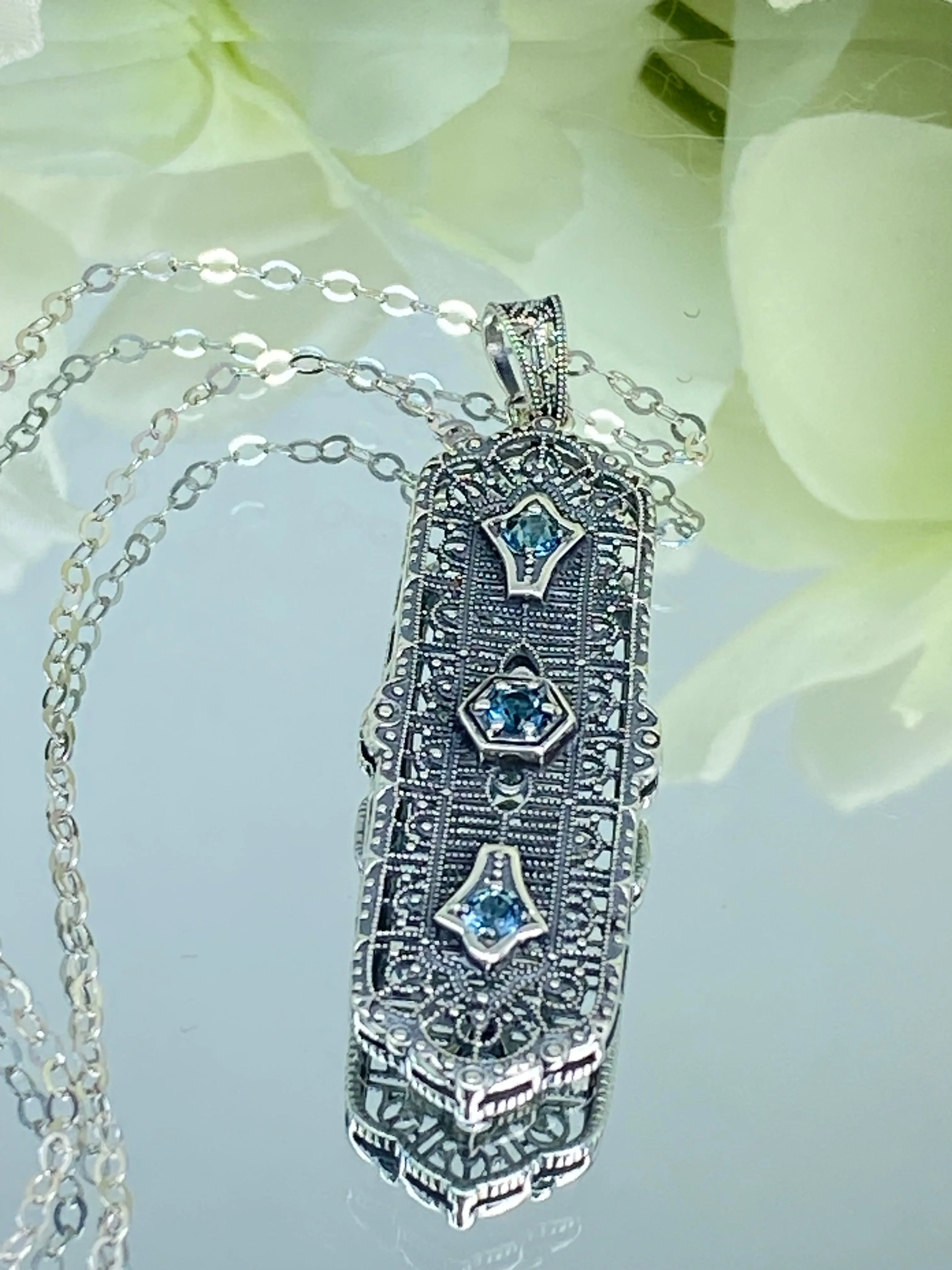 P197, 3 King Pendant, Fashionable Edwardian Jewelry Design#P197