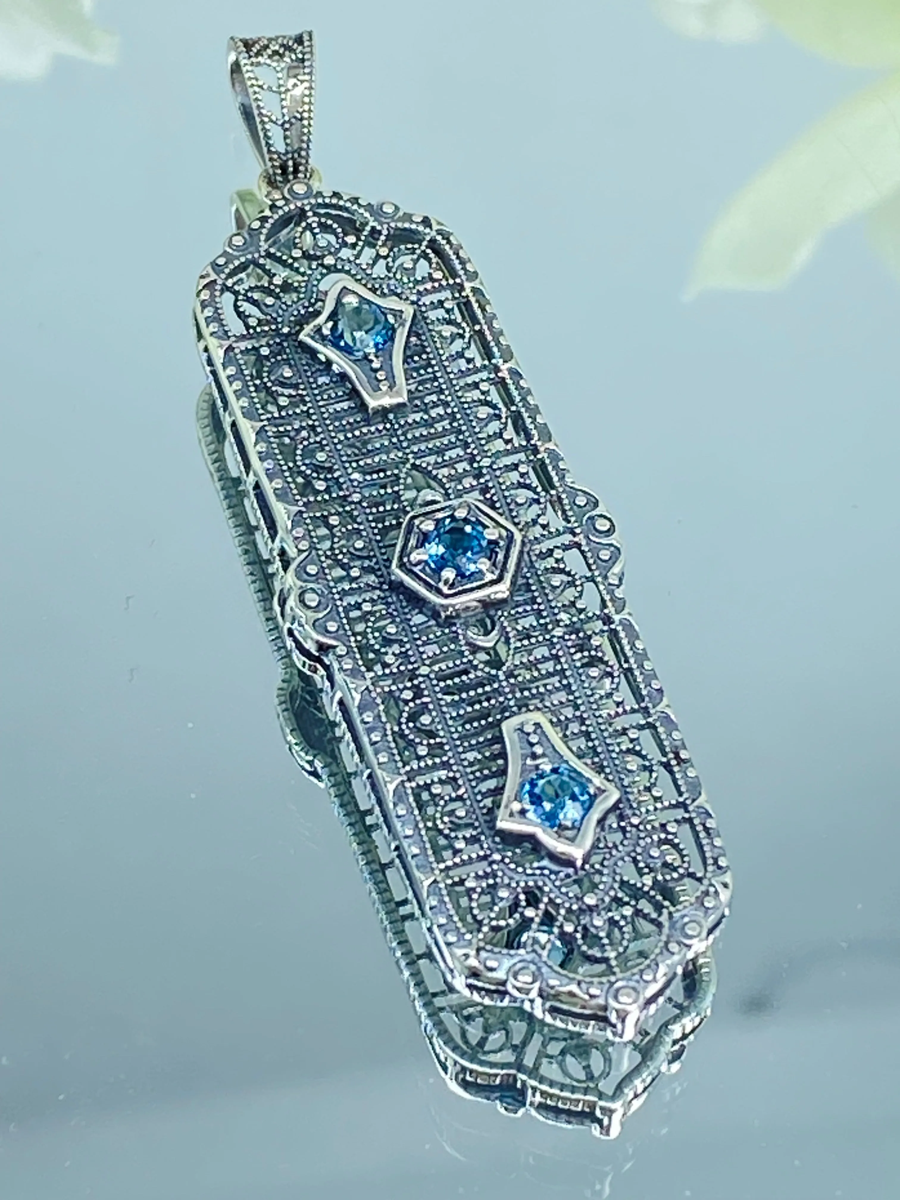 P197, 3 King Pendant, Fashionable Edwardian Jewelry Design#P197