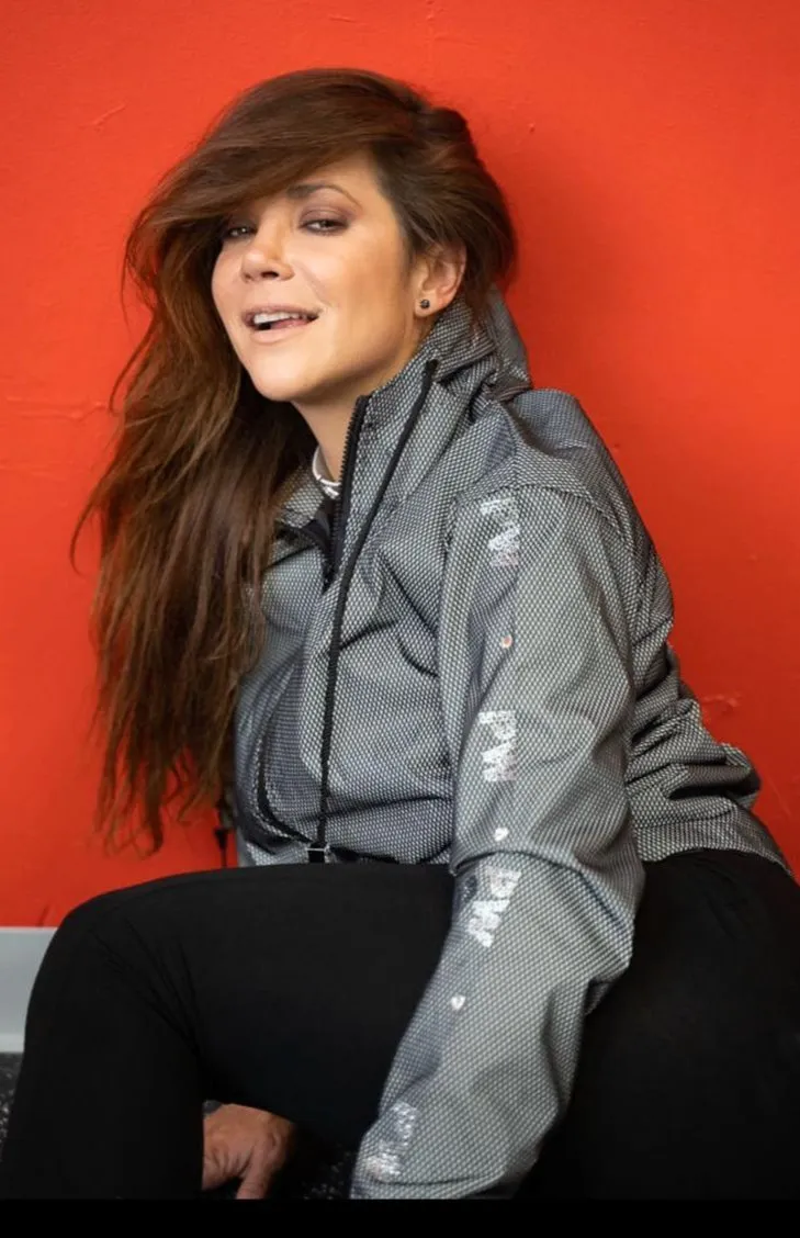 Reflective Jacket Crystal Collection Color Gray - Power Wings By Jullye Giliberti