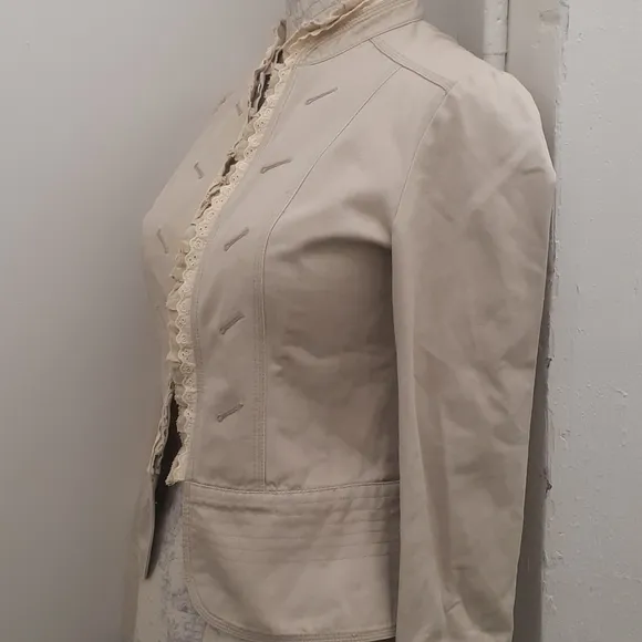 Romeo &amp; Juliet Couture Cream Lace trim Crop Jacket Military Victorian blazer