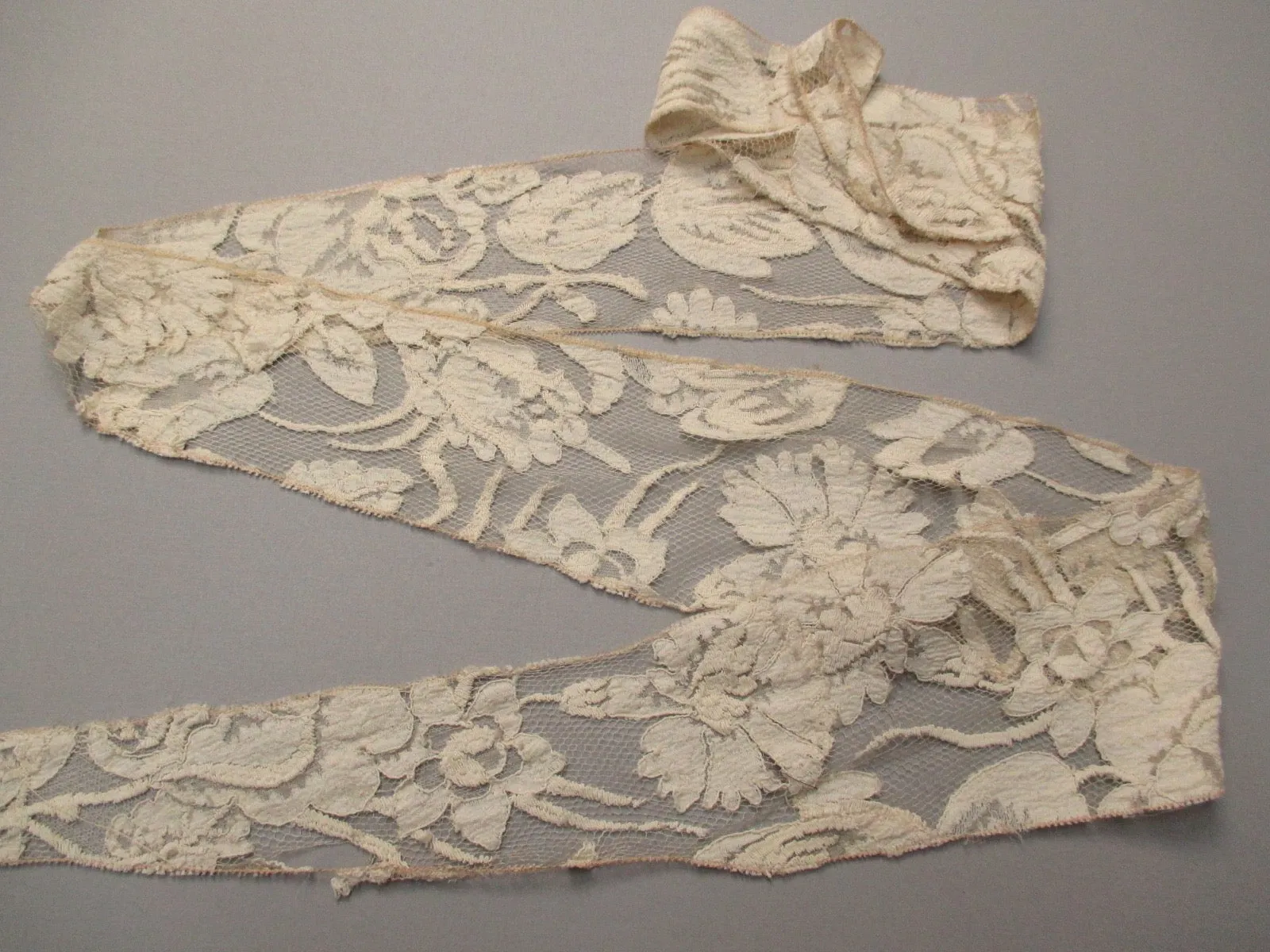 Victorian silk net antique lace collar