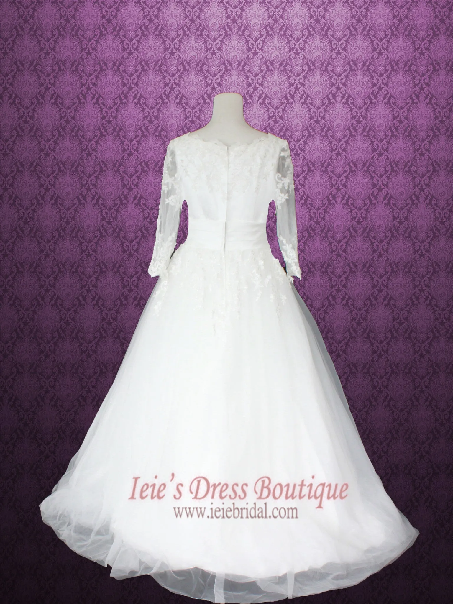 Victorian Style Princess Ball Gown Floral Lace Wedding Dress With Long Sleeves and V-Neck Scallop Lace | Nievia