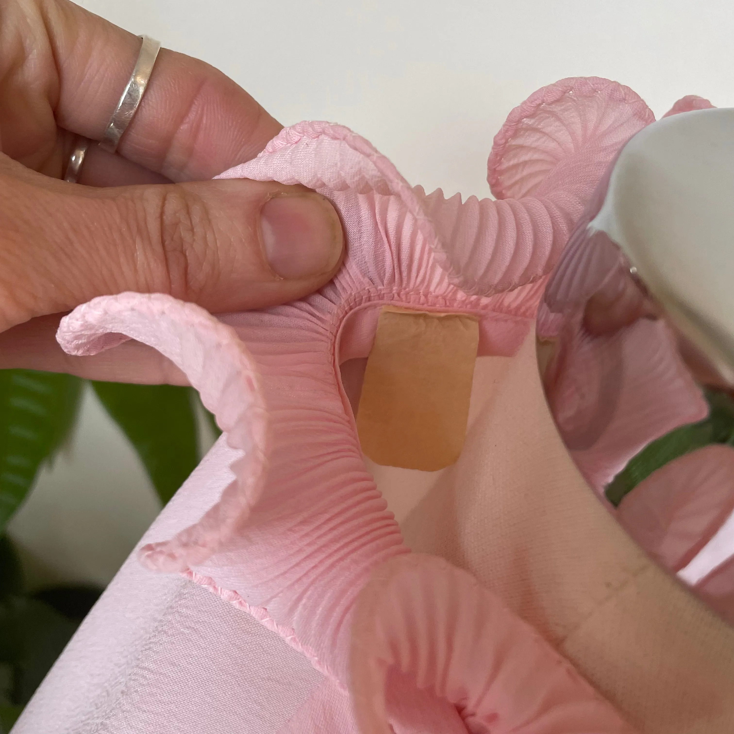 Vintage 50s 60s bubblegum pink blouse with curled ruffle detail // large