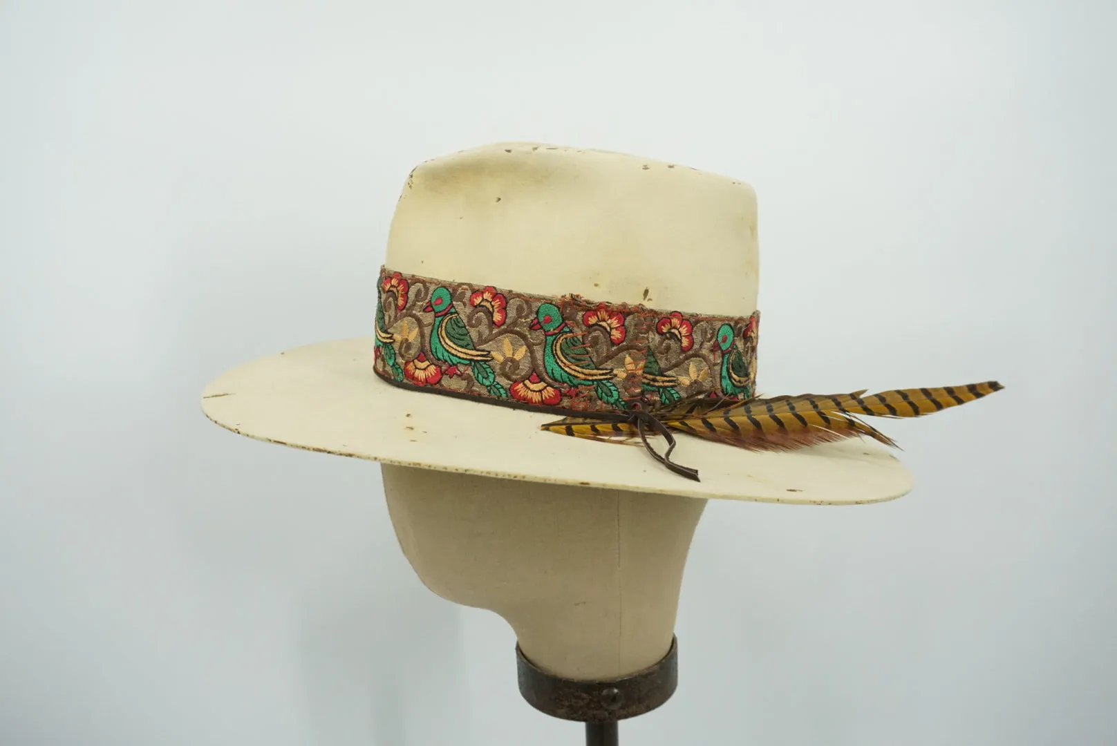 Vintage Distressed Hat Floral Bird Band 6-7/8