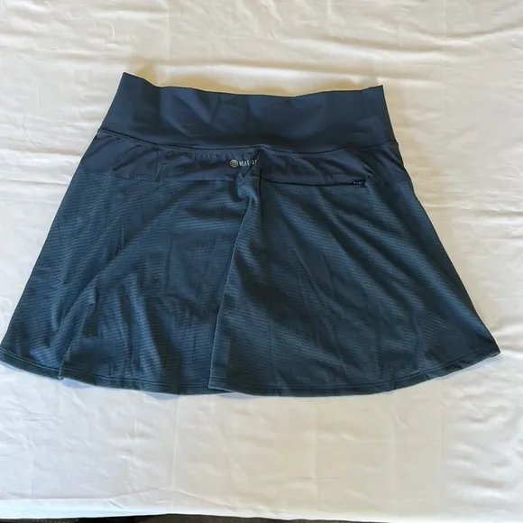 Women's HEAT.RDY Sport Skort in Navy Blue size L